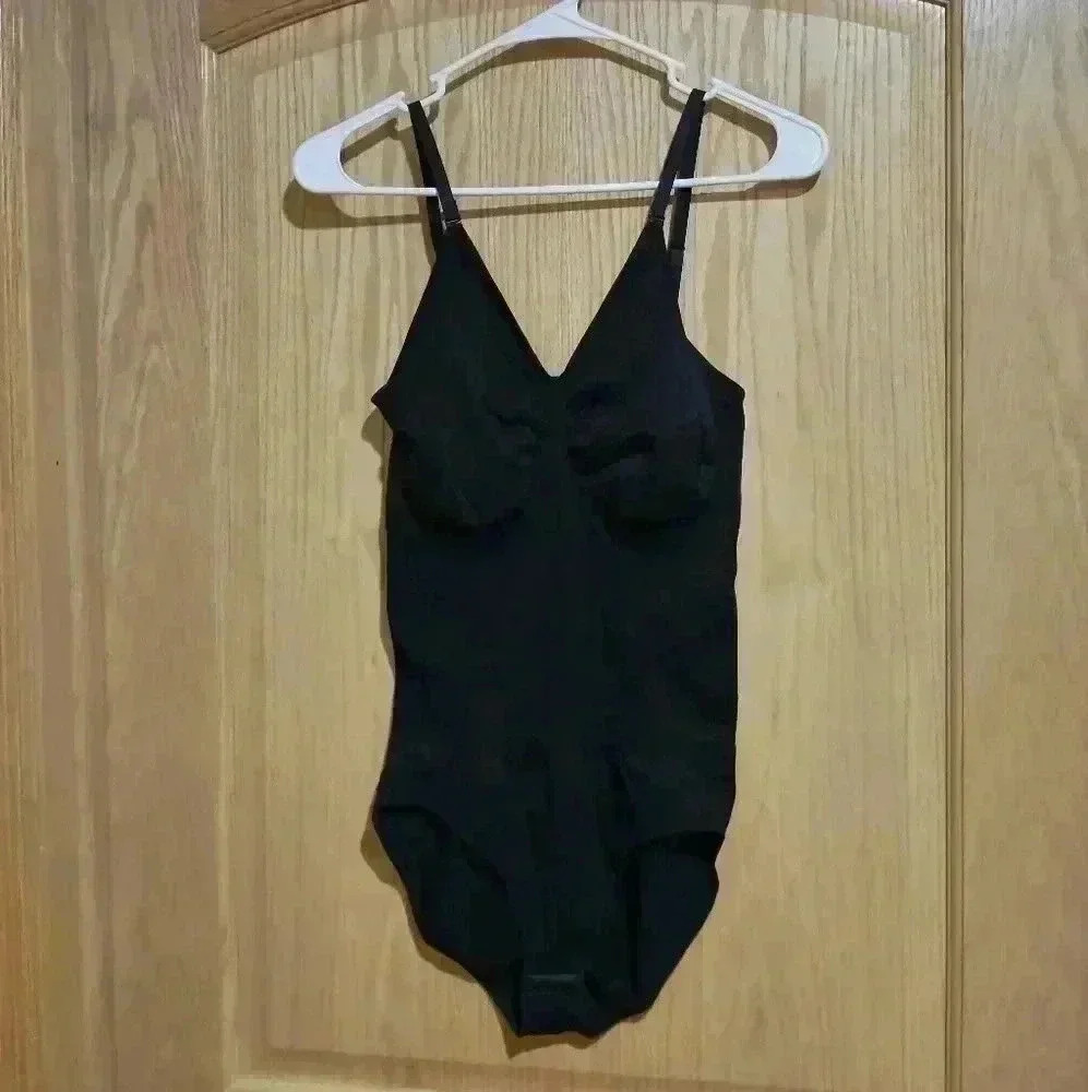 Women's shapewear bodysuit adjustable straps tummy control black NWOT